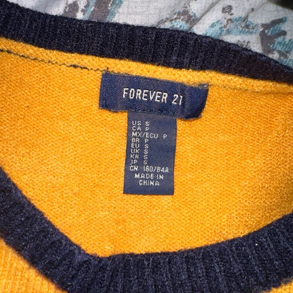 Forever 21 Sweater - Picture 3 of 3